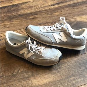 Woman’s New Balance 720 Sneakers